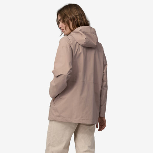 PATAGONIA Women’s Outdoor Everyday Rain Jacket Stingray Mauve