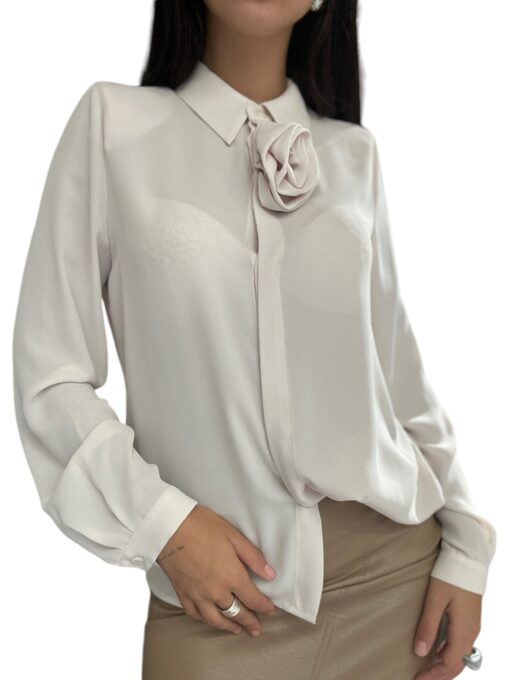 SO ALLURE Camicia fluida con spilla champagne